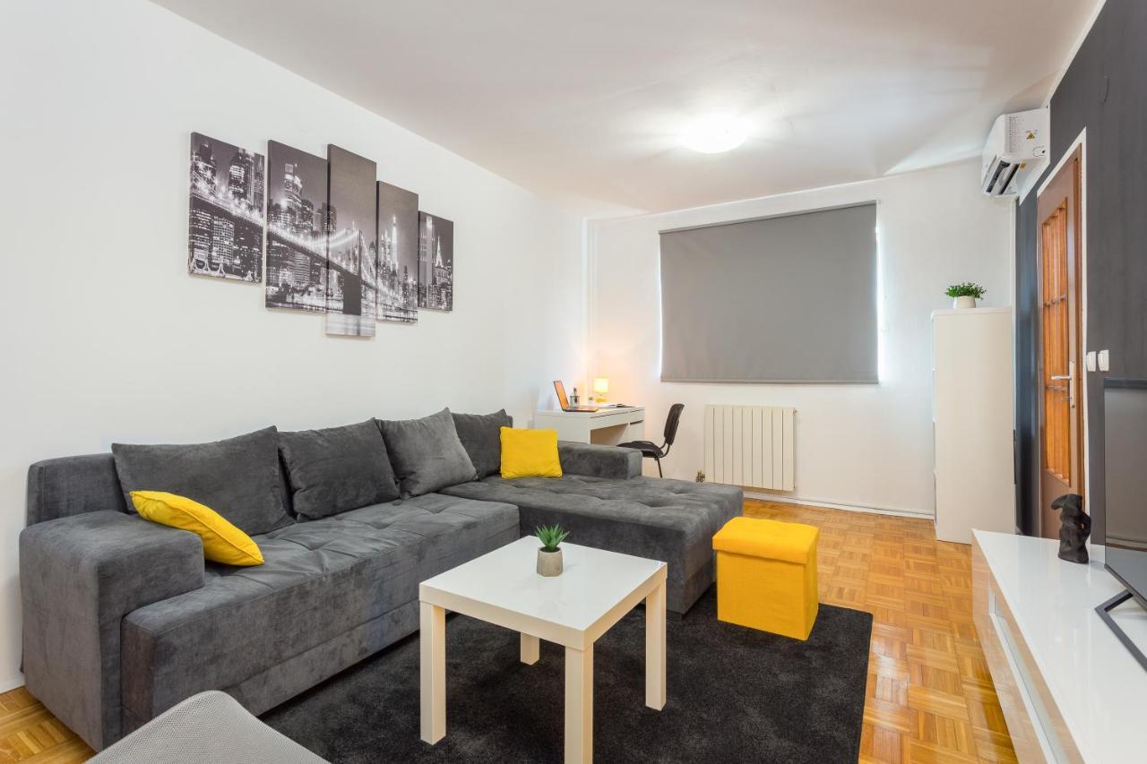 Laveruda Apartment With Balcony And Free Parking Póla Kültér fotó