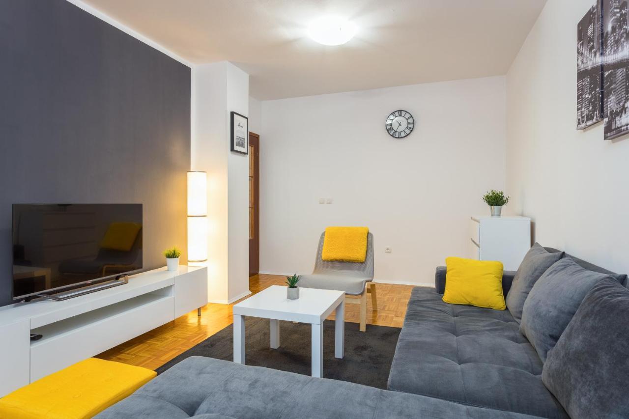 Laveruda Apartment With Balcony And Free Parking Póla Kültér fotó
