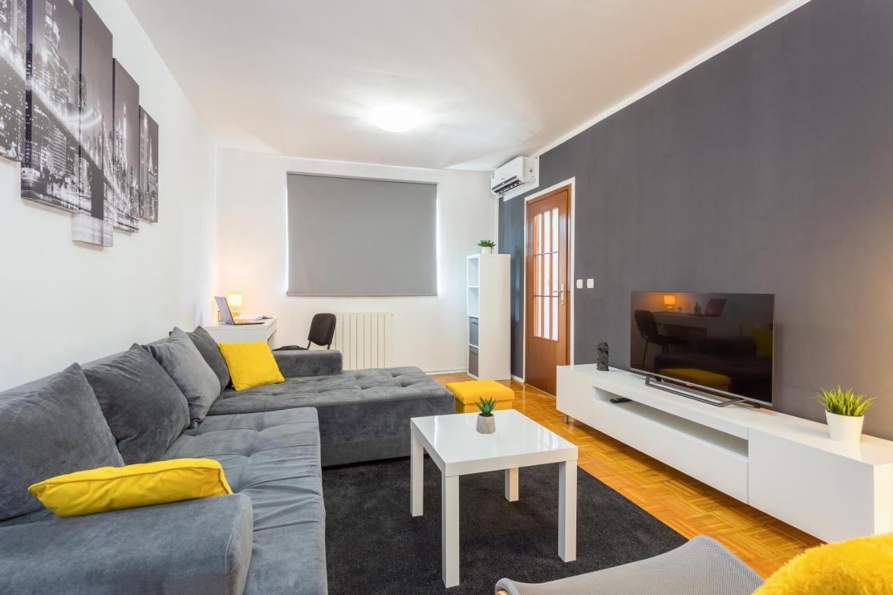 Laveruda Apartment With Balcony And Free Parking Póla Kültér fotó