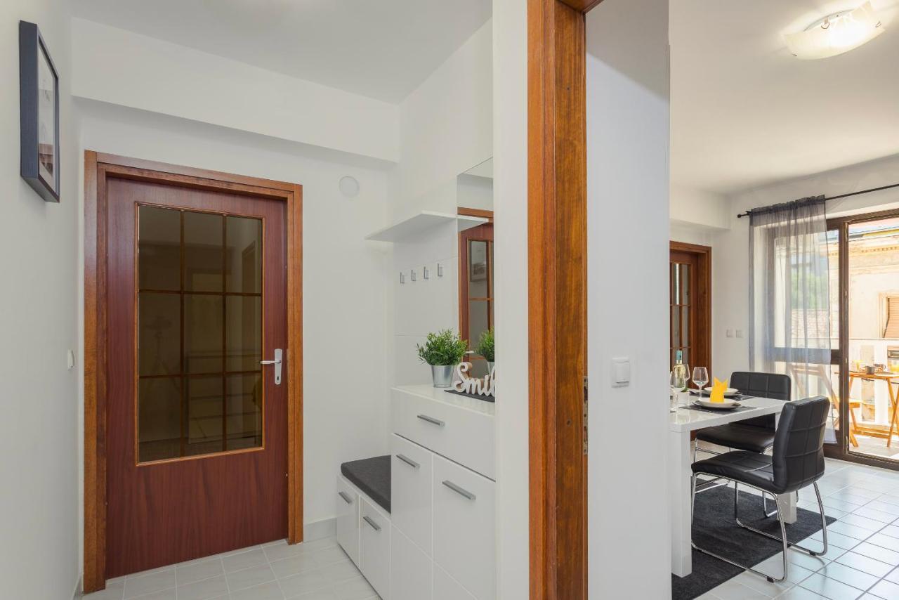 Laveruda Apartment With Balcony And Free Parking Póla Kültér fotó