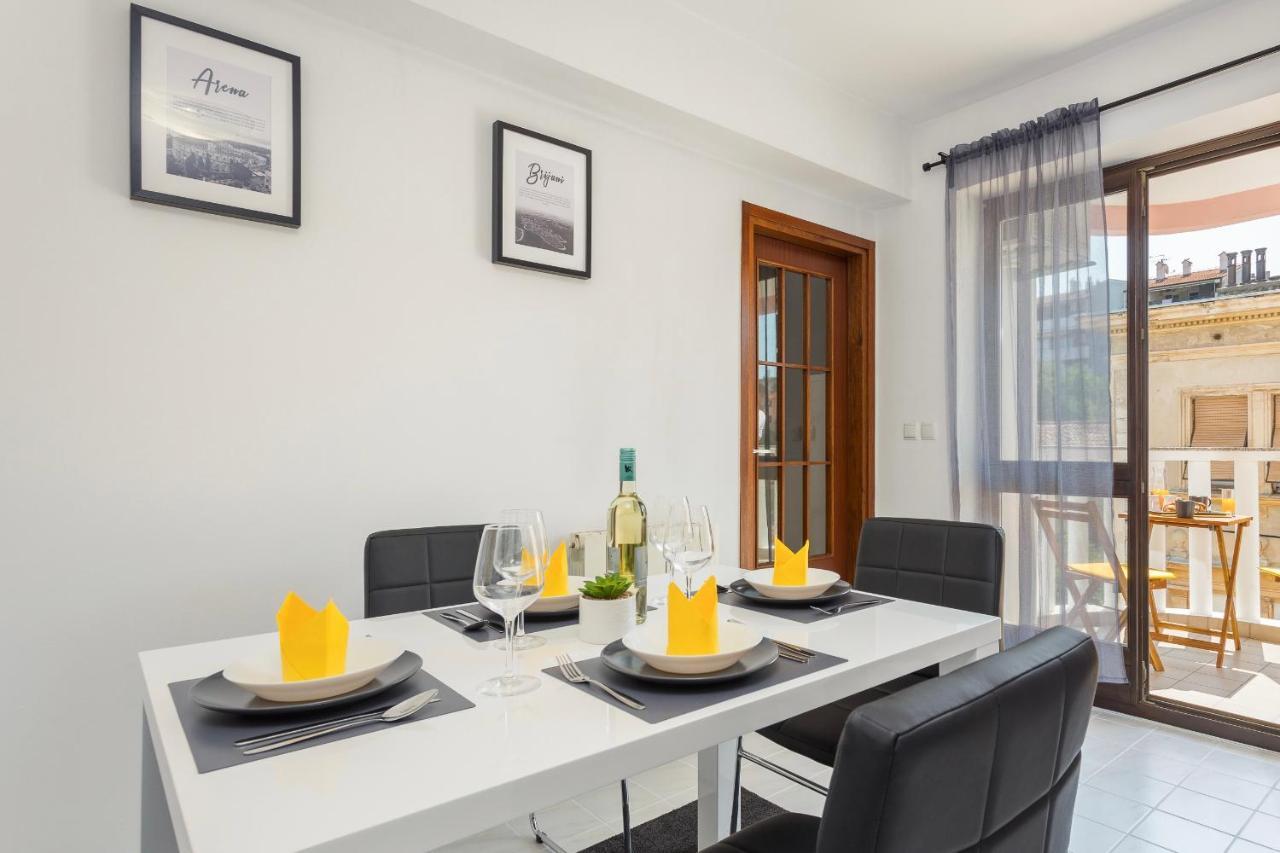 Laveruda Apartment With Balcony And Free Parking Póla Kültér fotó